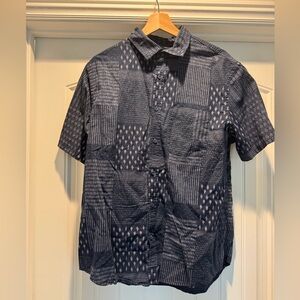 Men’s navy patterned button down shirt